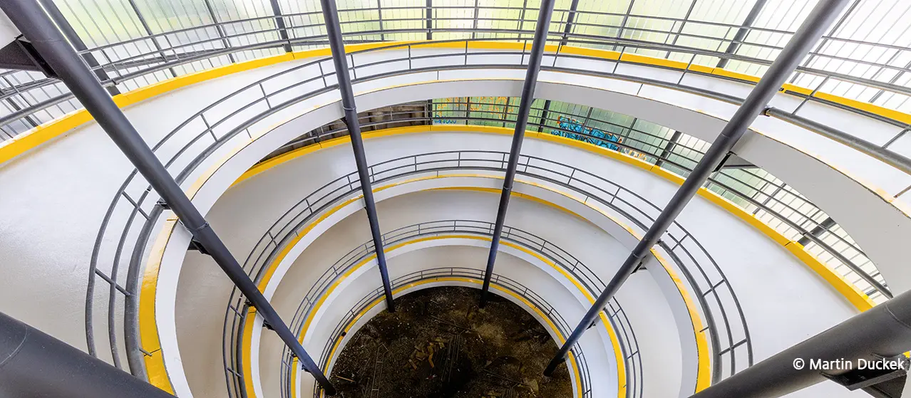 Quick-curing OS 10 – PUR / UREA multi-storey  car park system with increased crack bridging