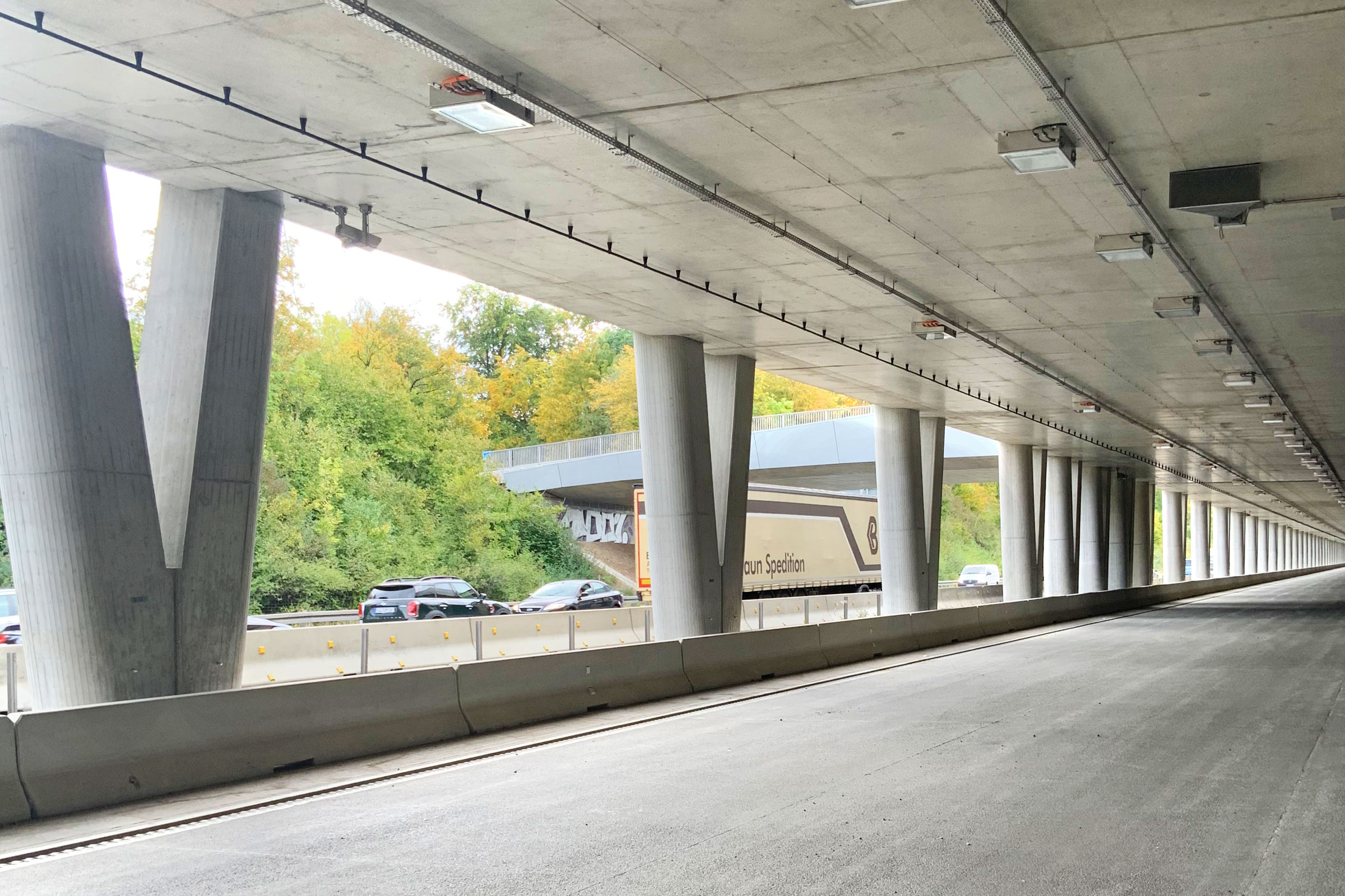 Deep-acting hydrophobic agents with silane gel