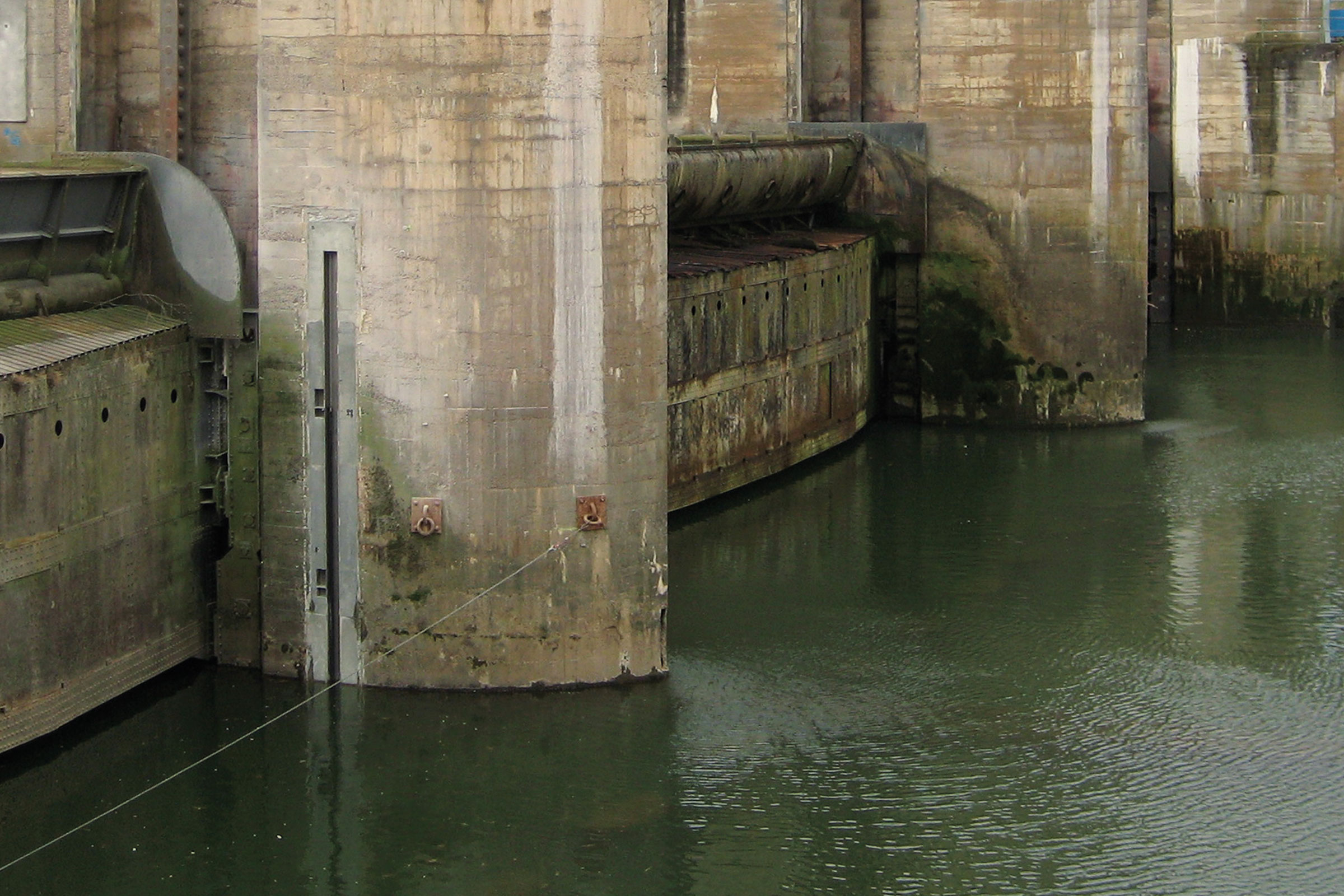 Lasting repair of old concrete