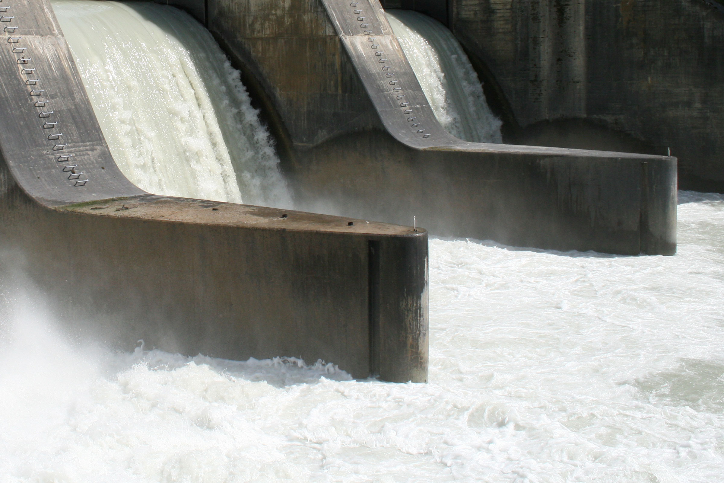 Surface protection systems for civil engineering in water engineering applications