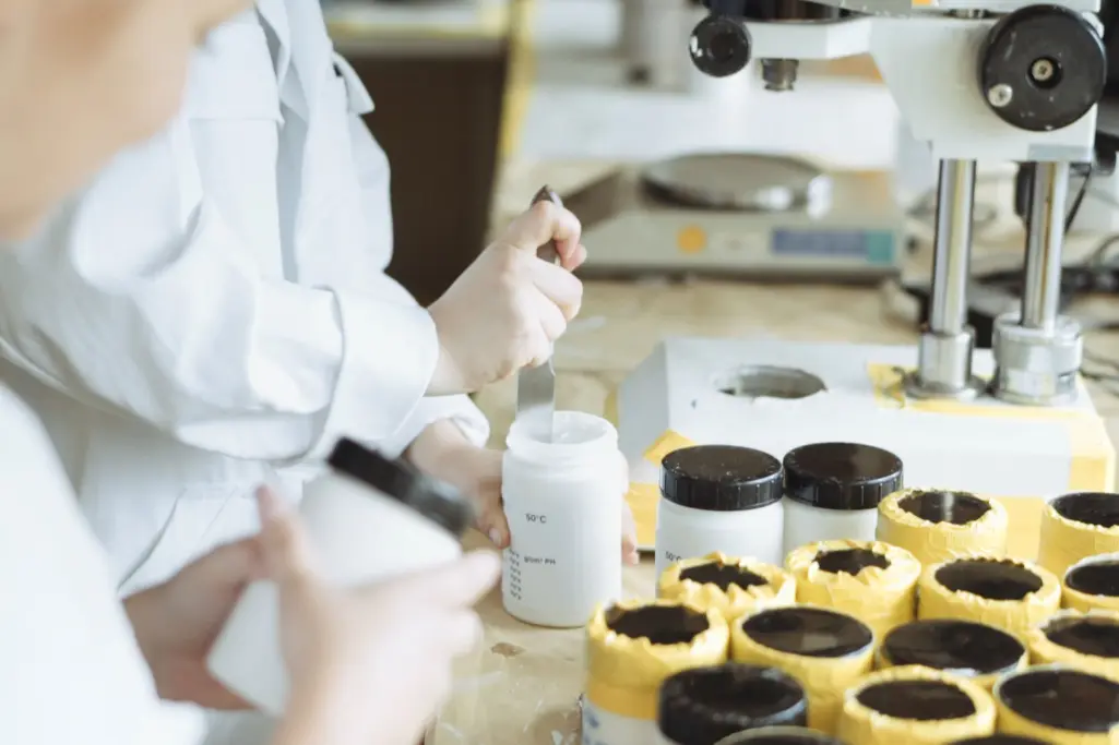 Sto laboratory, development of renders and paints