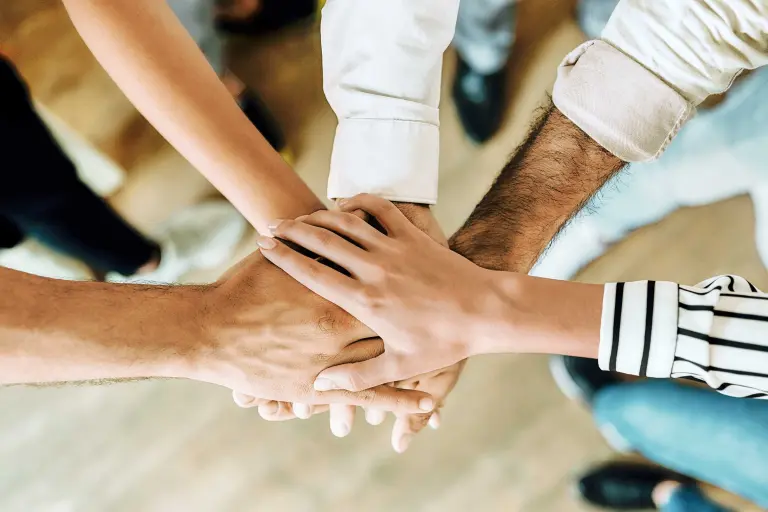 Transparent networking, linking of units, social responsibility