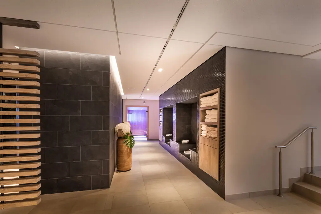 Low-emission floor coatings for common rooms: StoCretec systems in accordance with AgBB