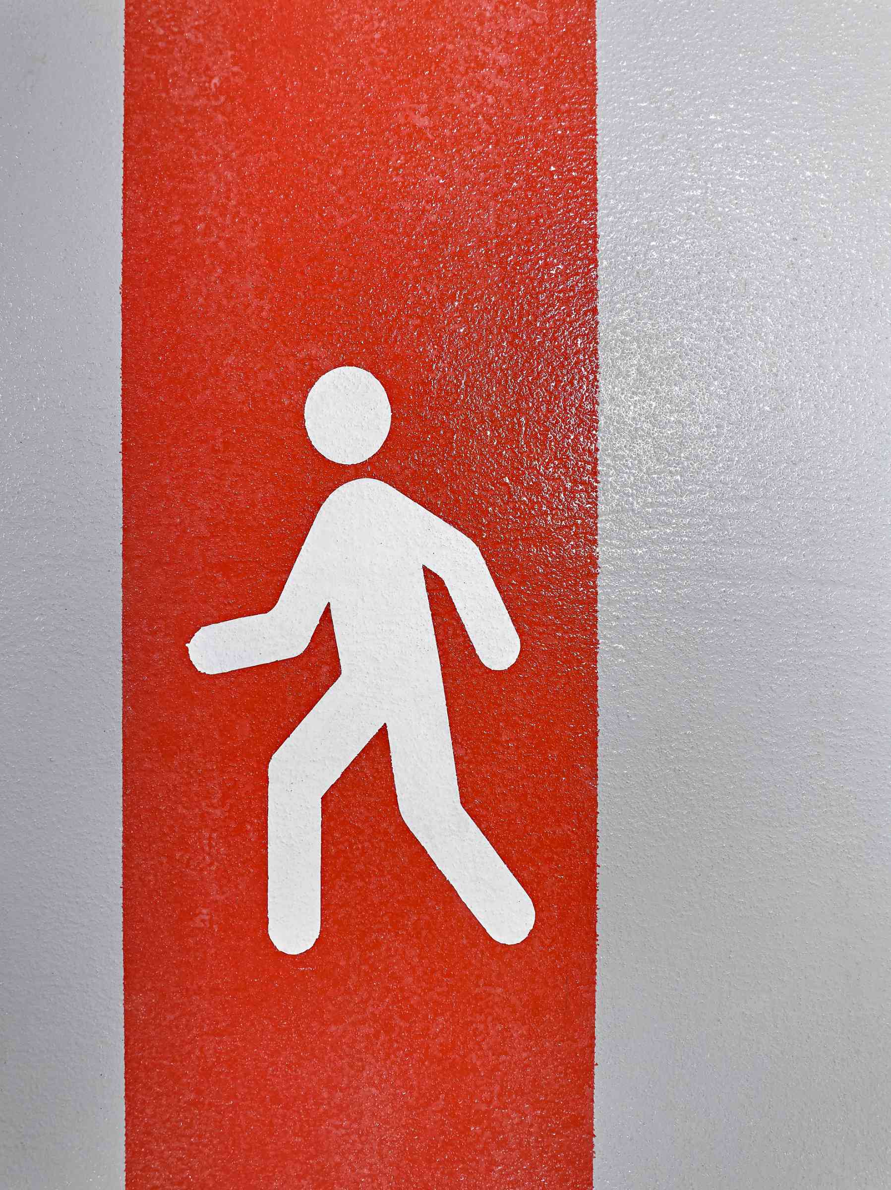 Areas can be clearly separated from each other by colour, and pictograms are also clearly visible