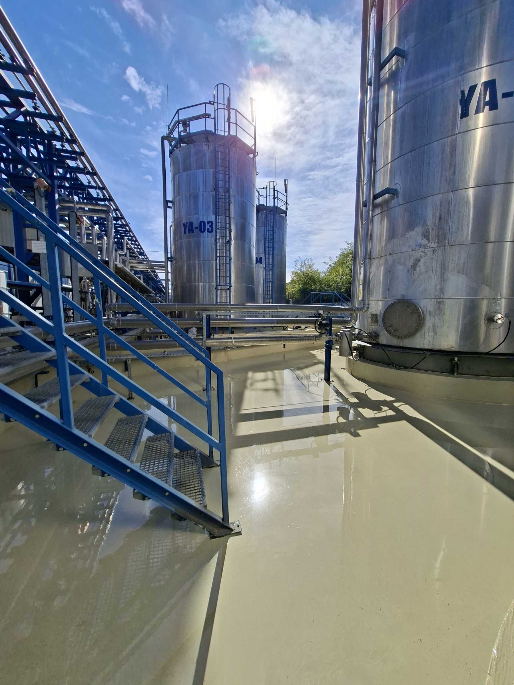 If required, slip resistance class up to R13 can be set for safe walking. 