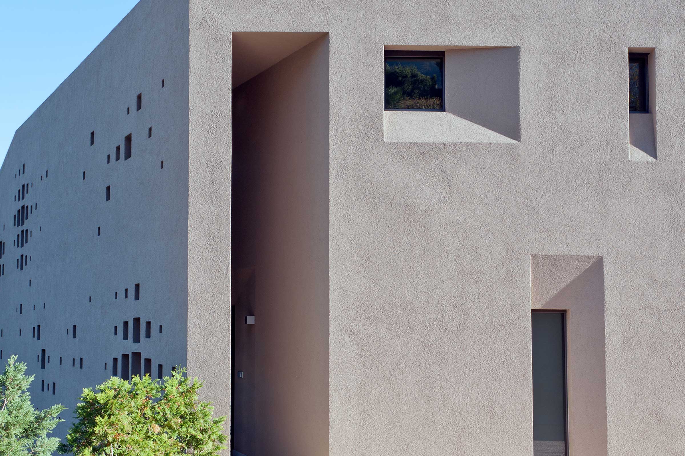 Facade on a multiple dwelling in Kaltern, IT, with EWIS by Sto