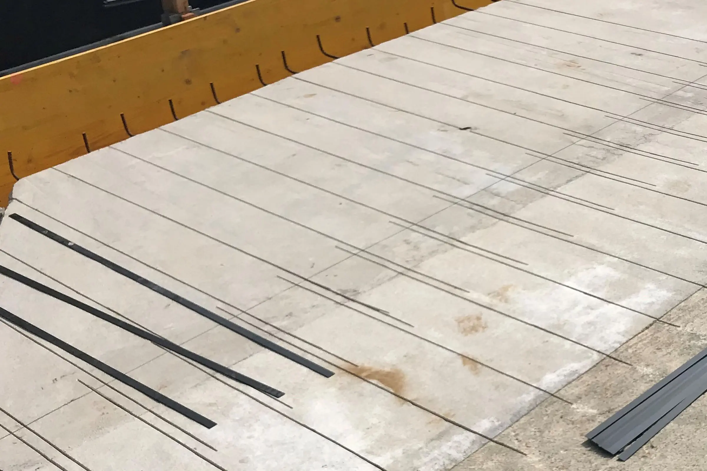 cfk_lamelleneinbau_2a_2400_1600