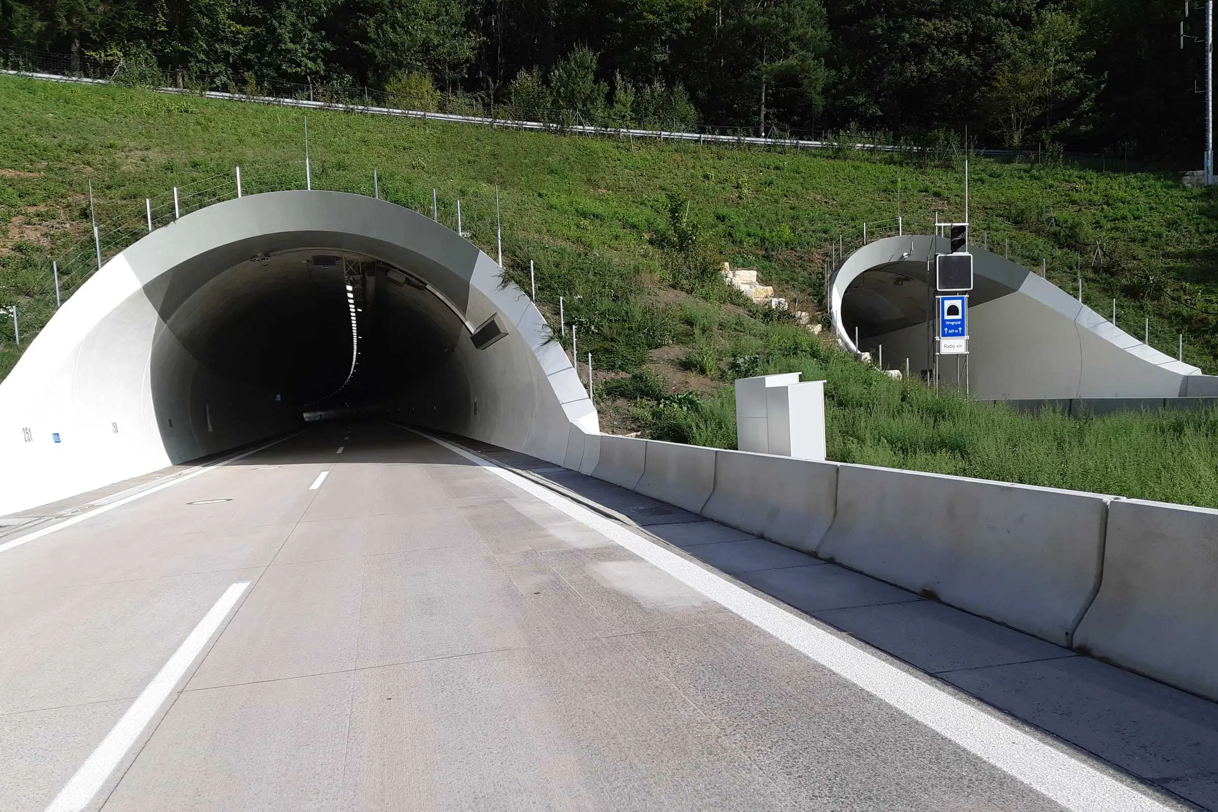 img_20200919_102117a_2400_1600