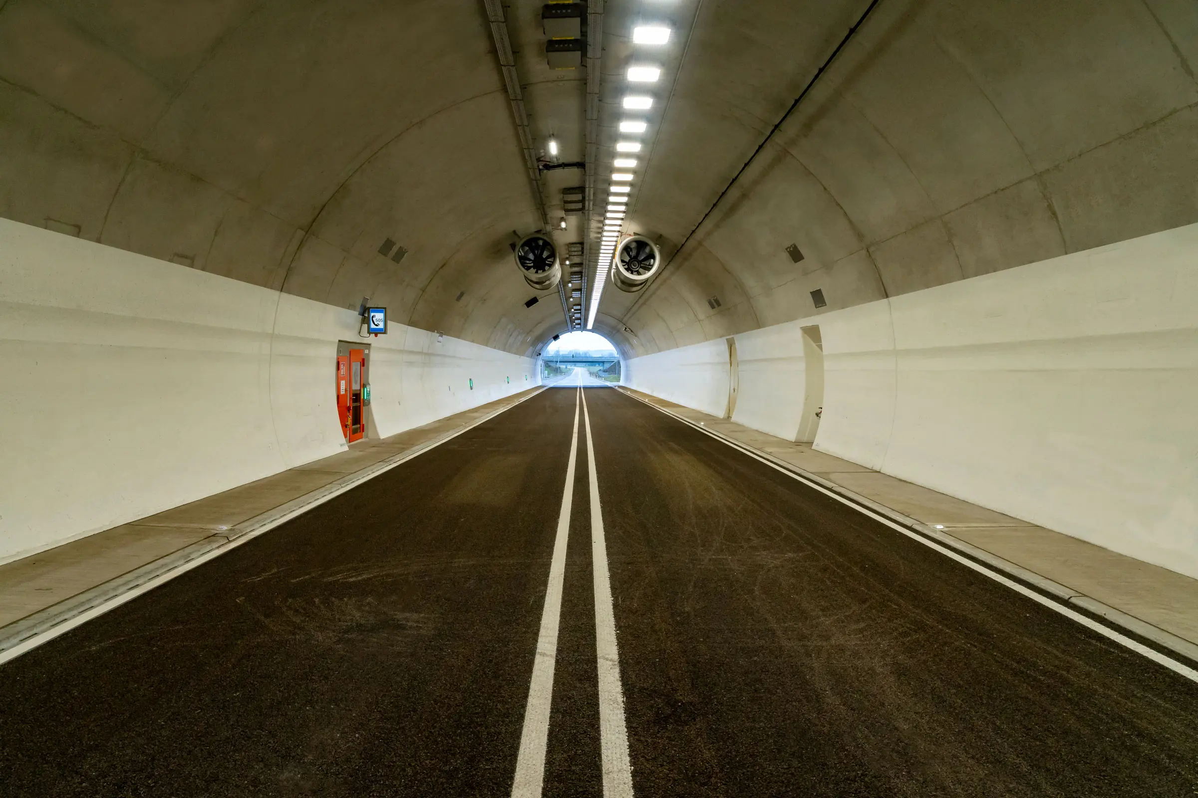 tunnel_hjg2022120_2400_5