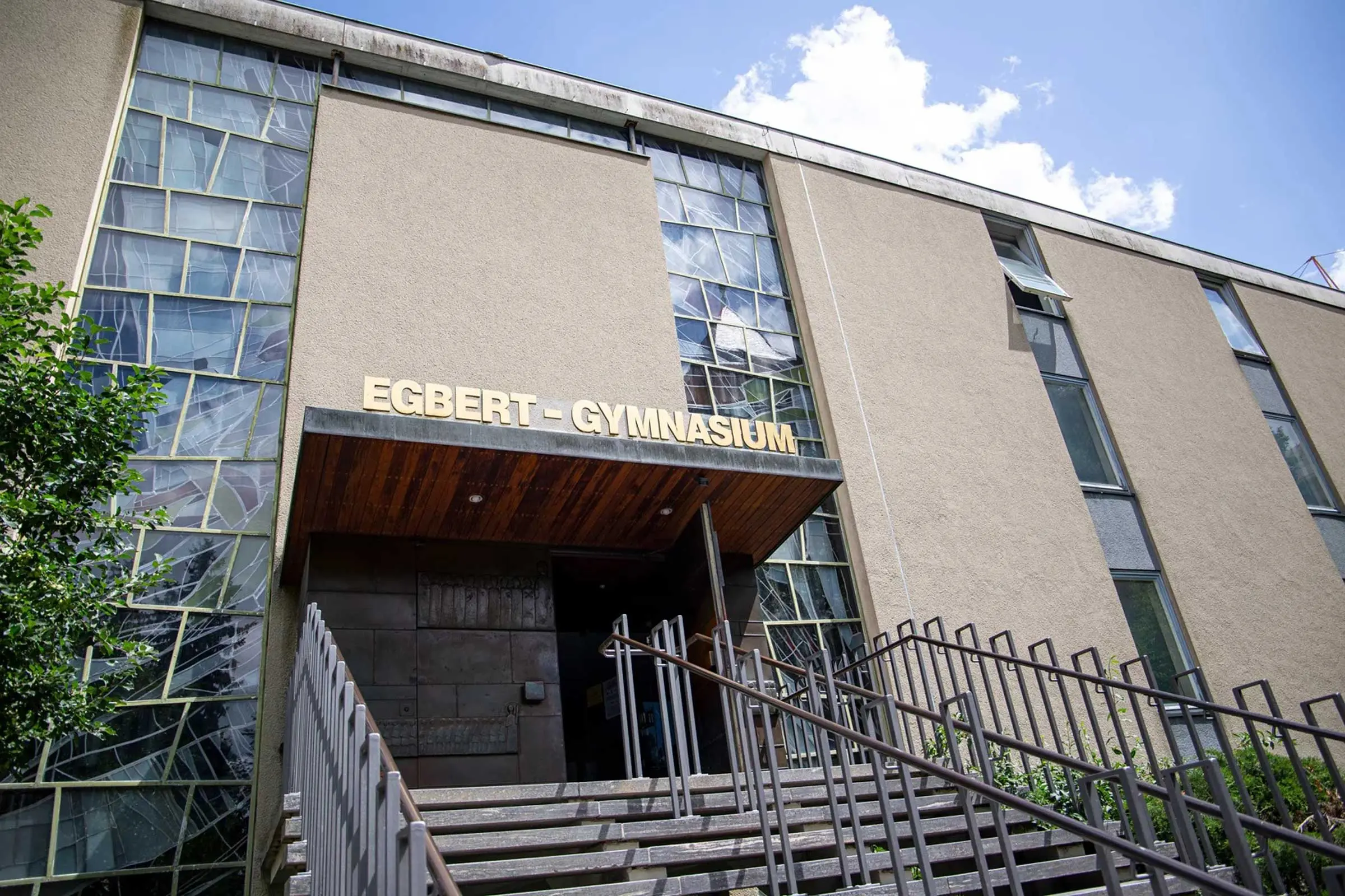 egbert_gymnasium_3_2400