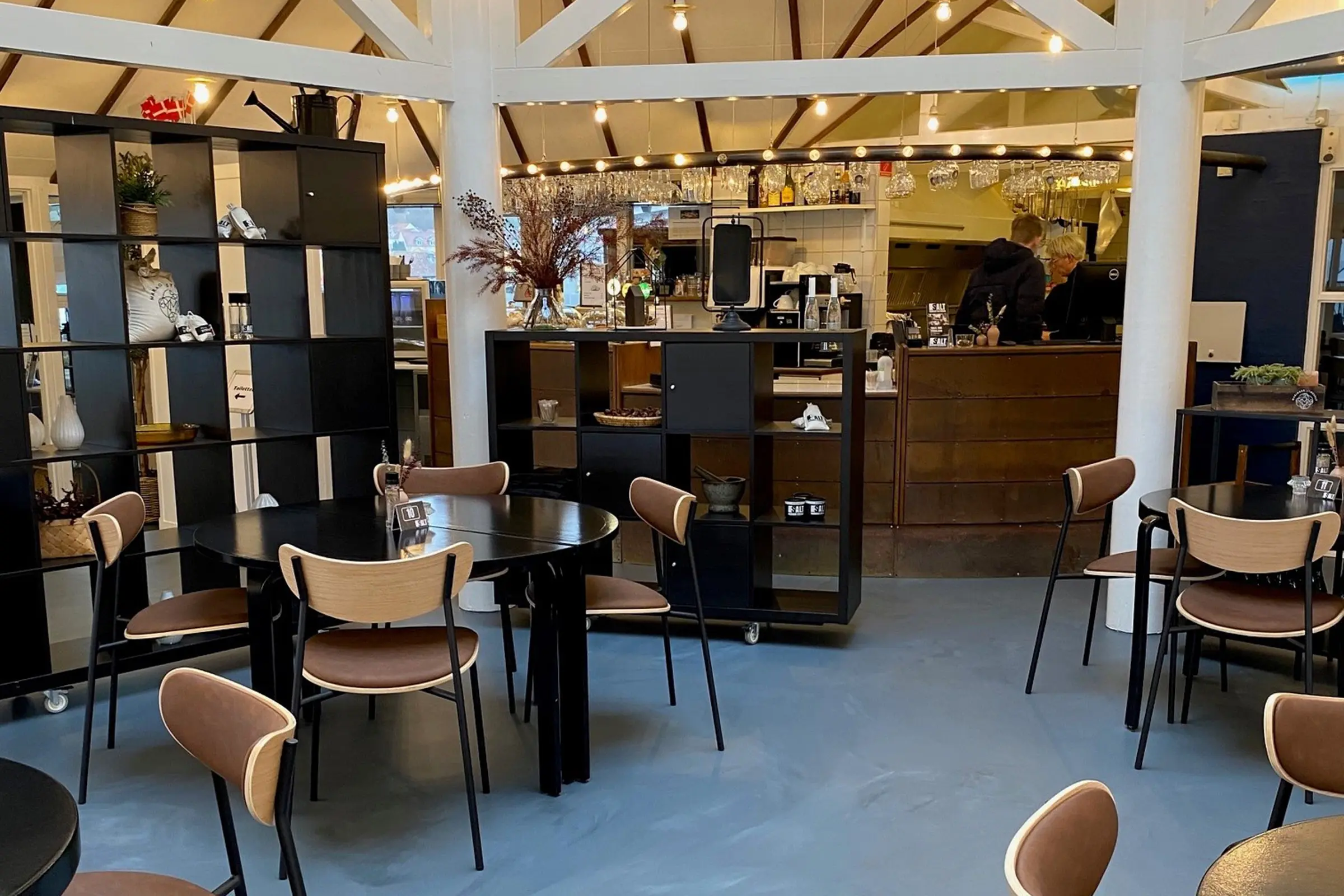 High-quality seamless floor for Café Salt in Mariager