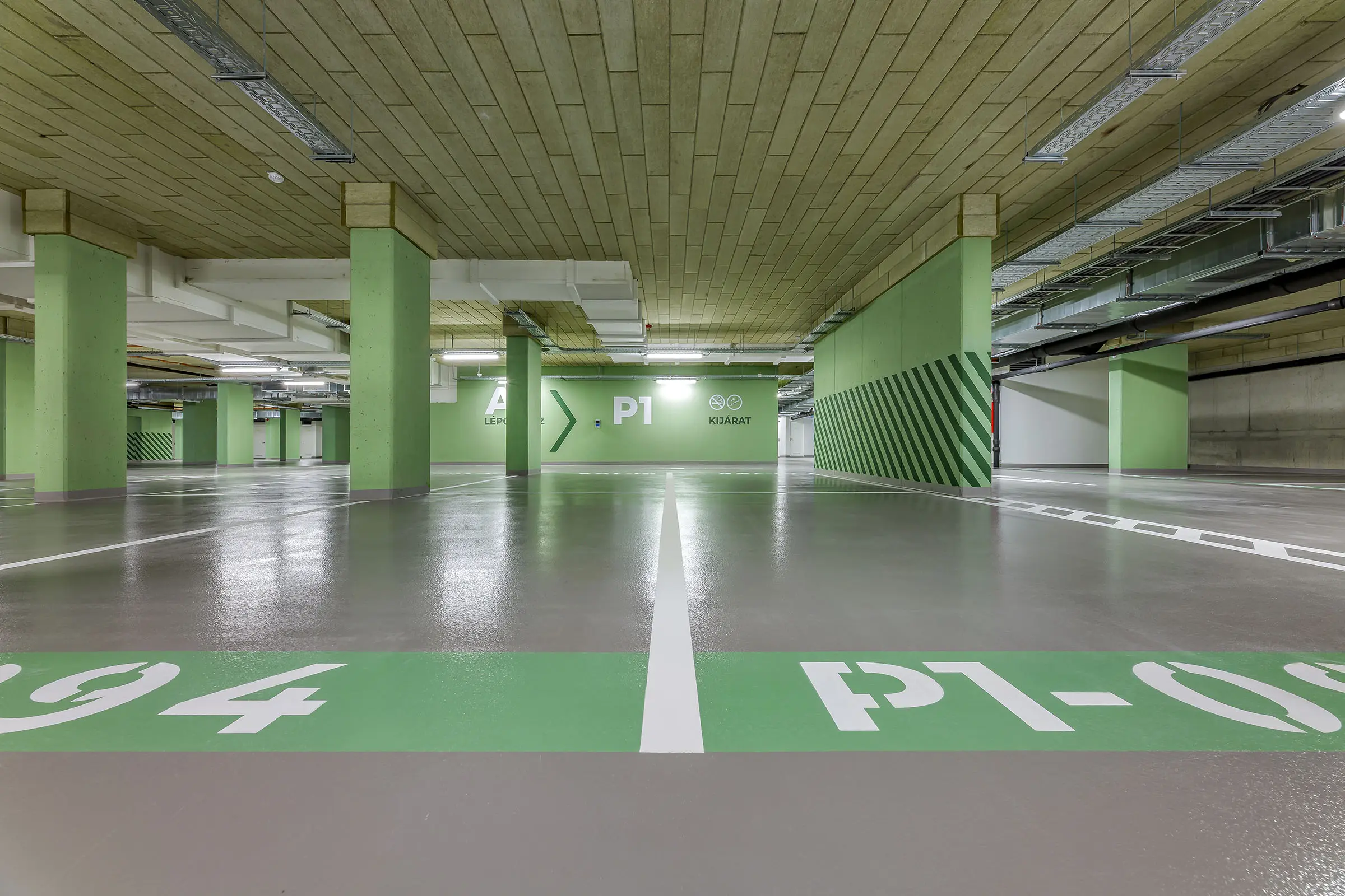 Tiefgarage und Fassade der Beluga Bay Wohnanlage
