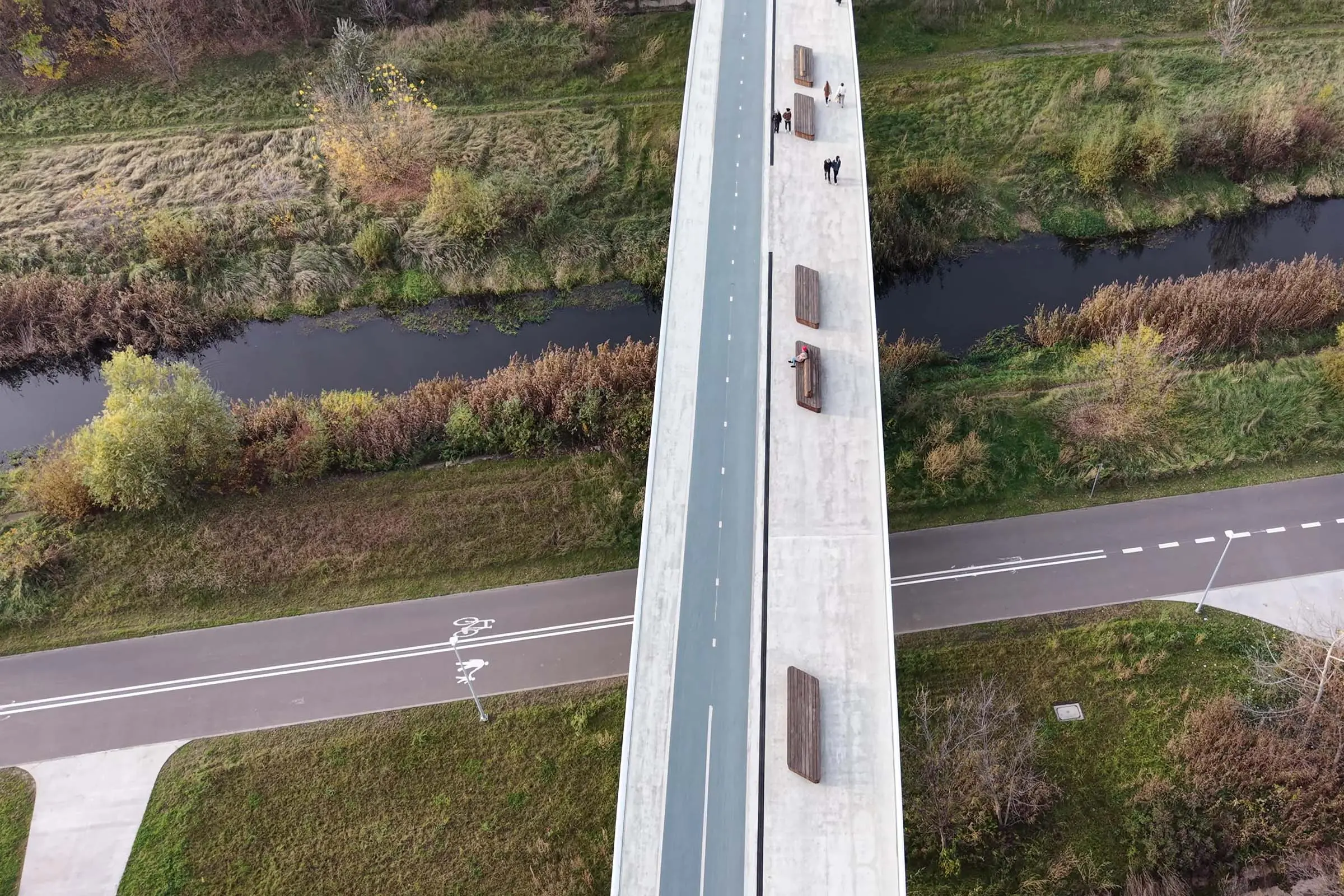 StoCretec pedestrian and bicycle bridge floor coating