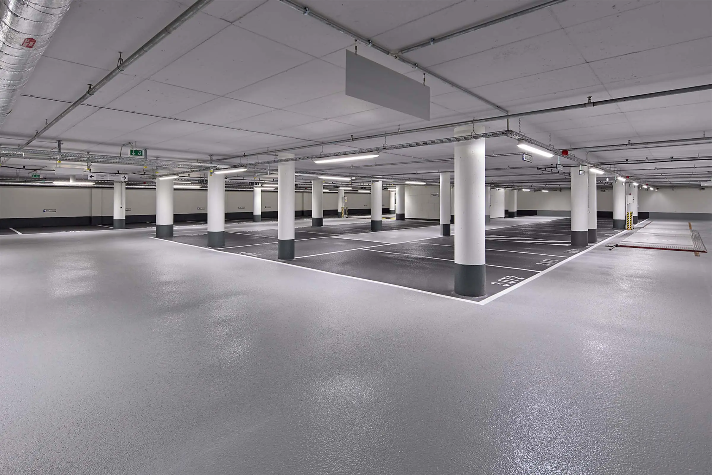 9.300 Quadratmeter in vier Wochen: Tiefgarage in Hamburger HafenCity beschichtet
