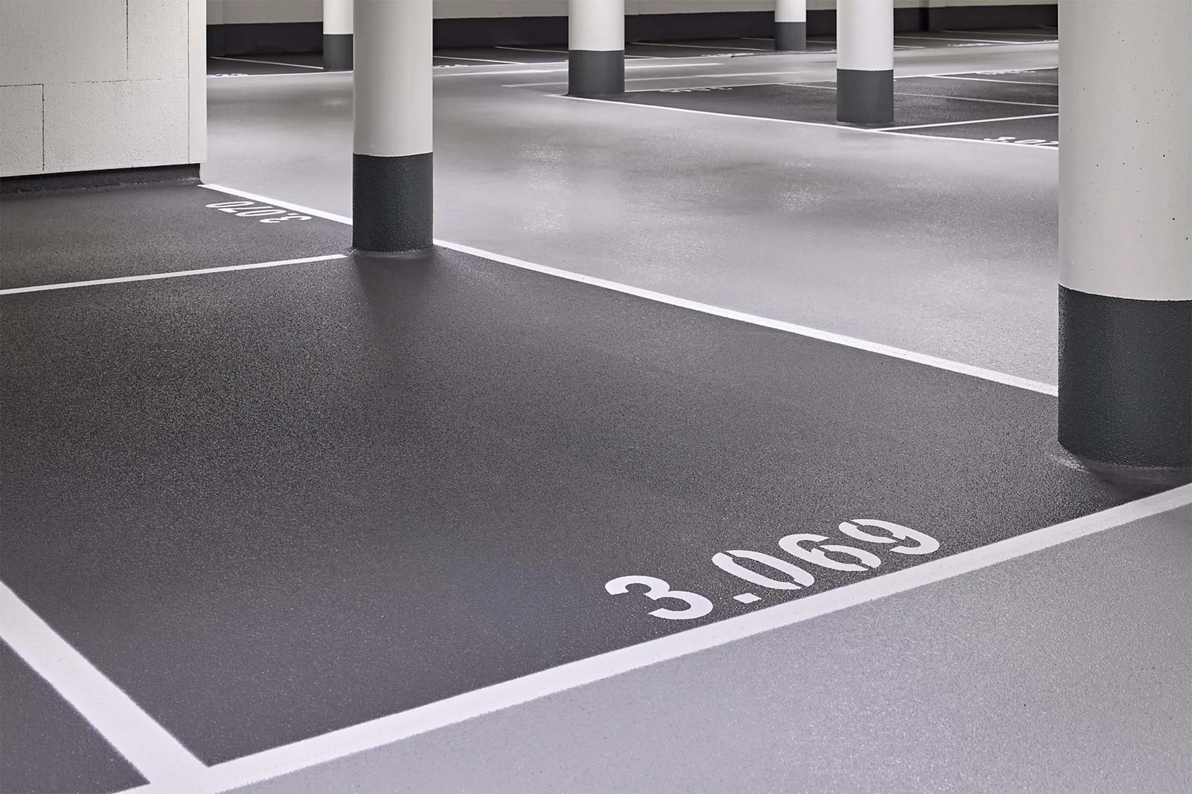 9.300 Quadratmeter in vier Wochen: Tiefgarage in Hamburger HafenCity beschichtet