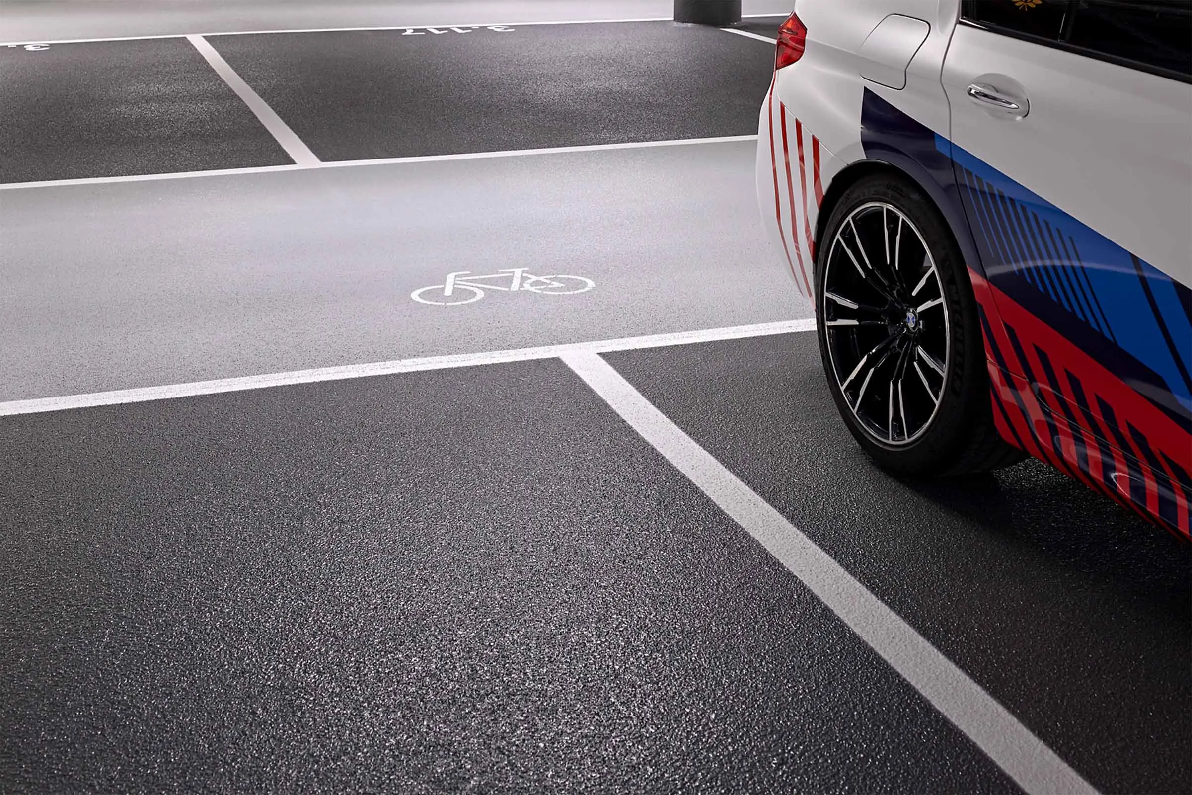 9.300 Quadratmeter in vier Wochen: Tiefgarage in Hamburger HafenCity beschichtet