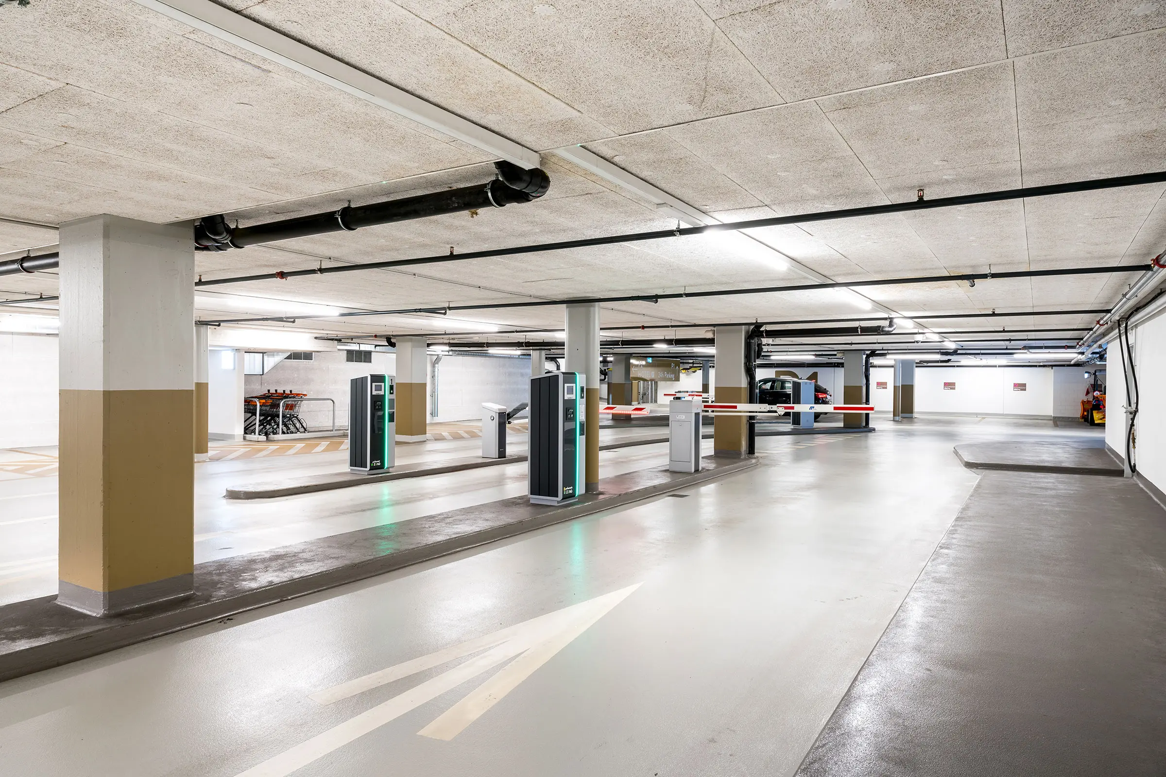 Underground car park, Illuster shopping centre, Uster, CH