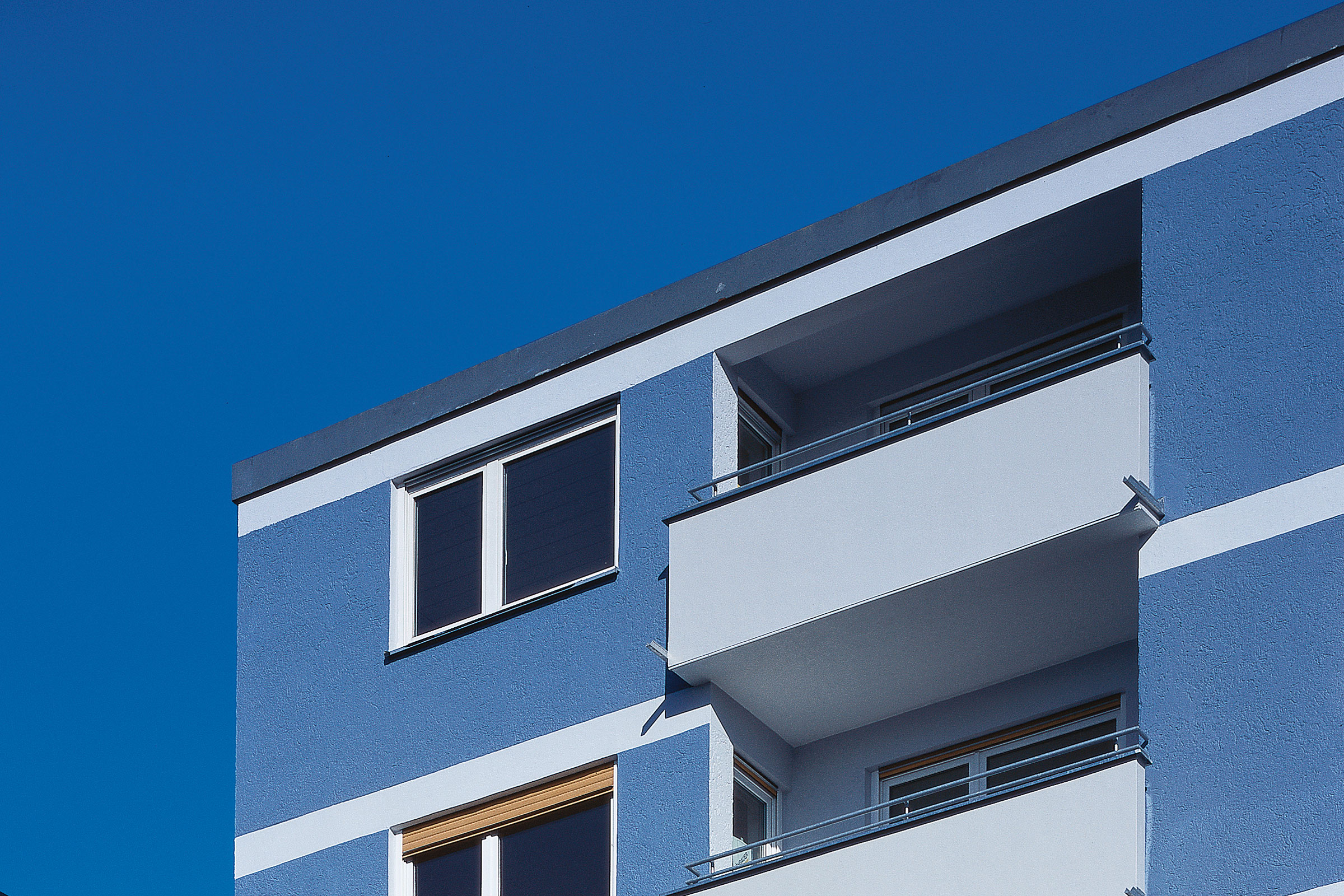 Comprehensive balcony restoration for the walls and floor