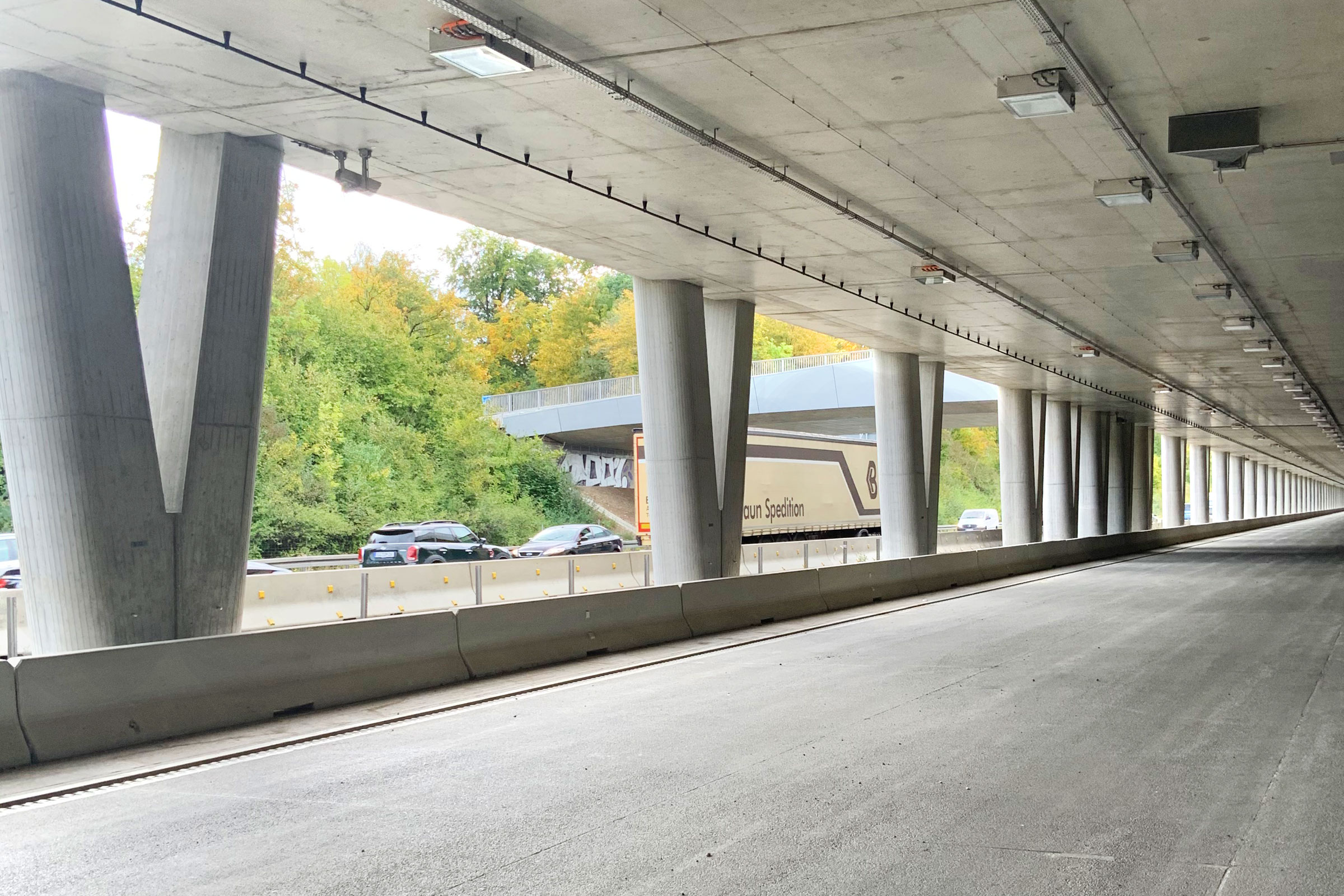 Deep-acting hydrophobic agents with silane gel 