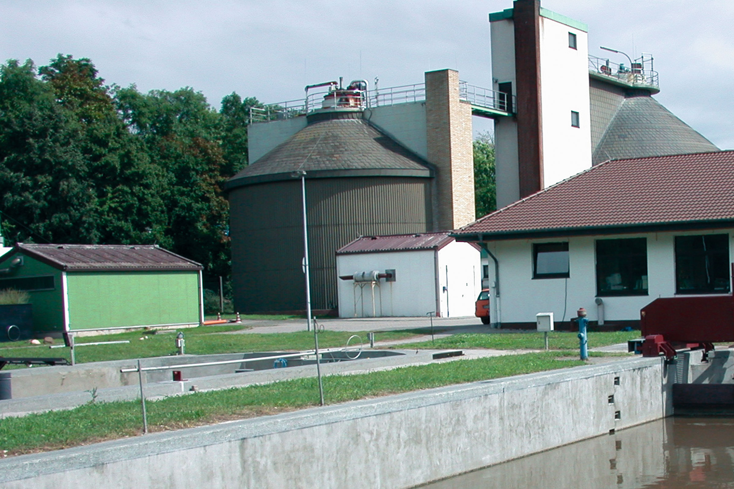 Biogenic sulphuric acid - strong chemical attack